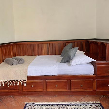Blue Swan Inn Unawatuna Esterno foto